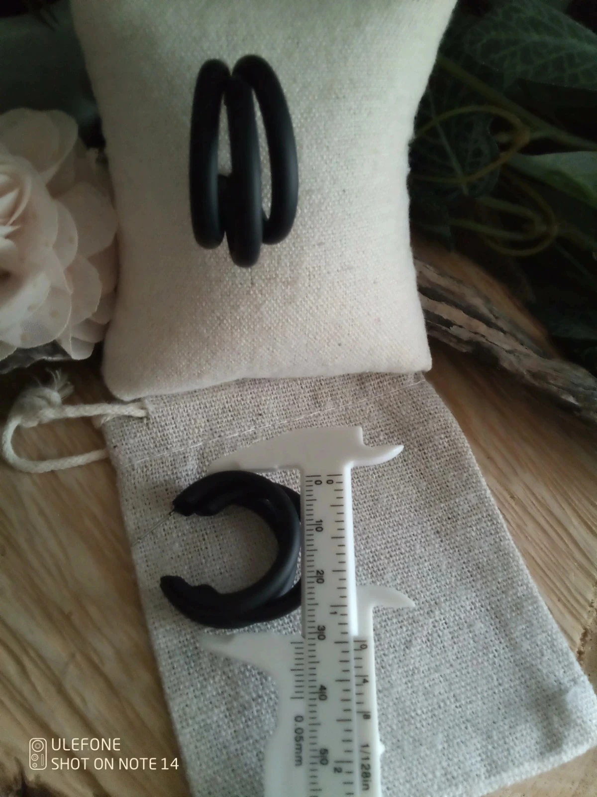 Boucles d'oreilles noires toutes douces – photo 3
